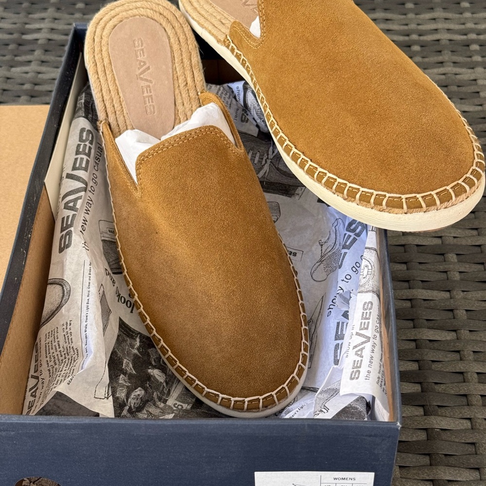 SeaVees Ocean Park Camel Suede Mules 9.5 NIB
